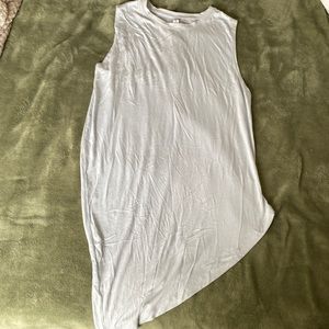 Athletes asymmetrical hem tank